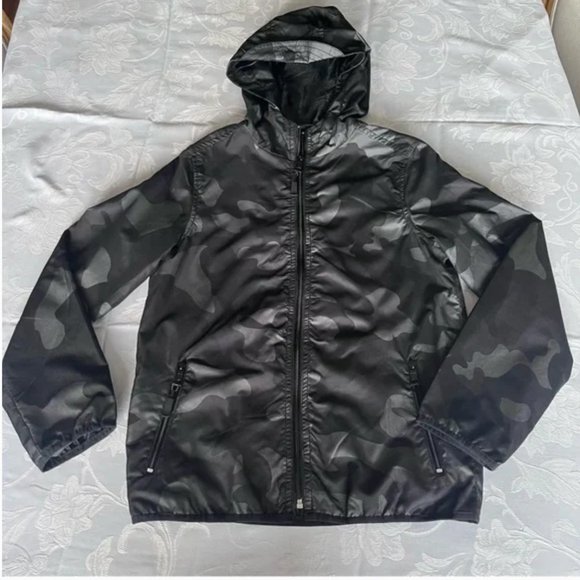 Urban Republic Camo Windbreaker - Picture 1 of 4